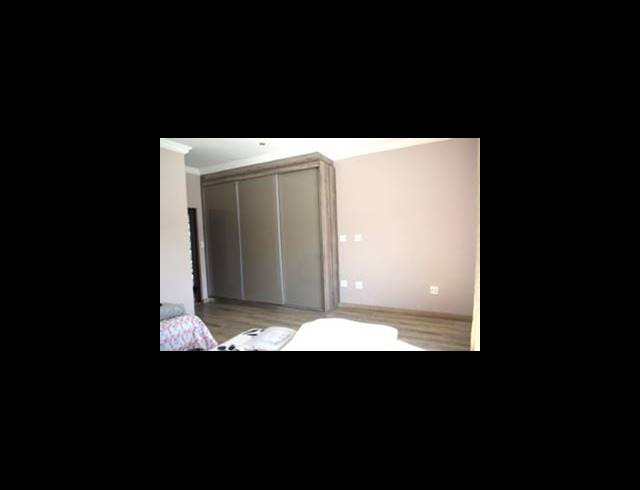 4 BEDROOM HOUSE FOR SALE IN HELDERWYK